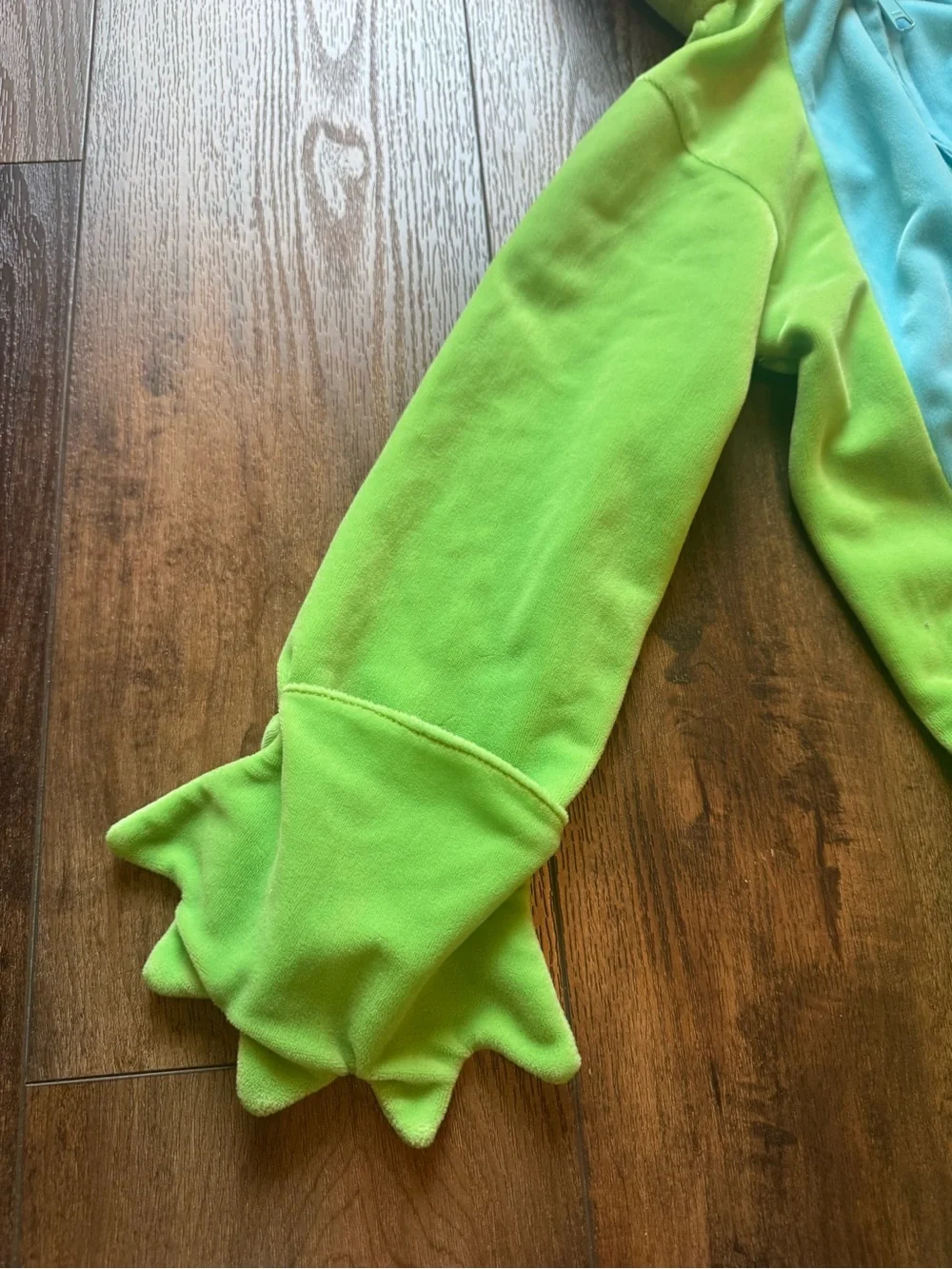 Kids Green Dinosaur Costume Hooded onesie size 48 months/4t